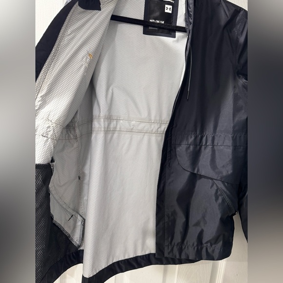 Under Armour Hooded Rain Jacket. Women’s Chevy Navy Blue Rain Poncho - Picture 4 of 10